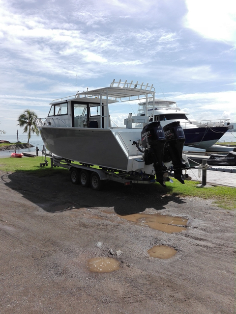 Kapal layar mewah gaya hidup 30FT 9.6m Speed ​​Yacht Aluminium Fishing Bot Untuk Dijual